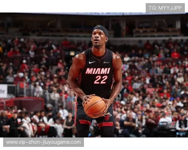 巴特勒防守抢断后快攻上篮得手,热火士气高涨 巴特勒防守抢断后快攻上篮得手,热火士气高涨